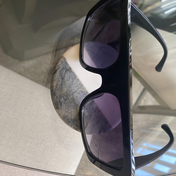 Trendy Sunglasses - Picture 4 of 4